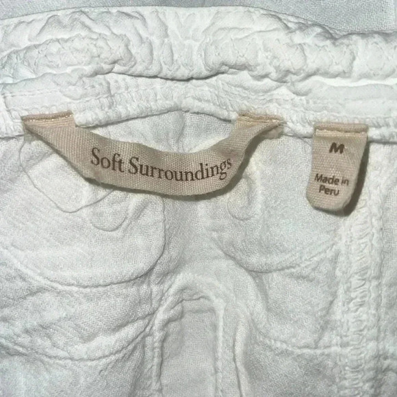 Soft Surroundings White Embroidered Tunic
Women's Size M Coastal Grandma Cotton - Picture 12 of 16